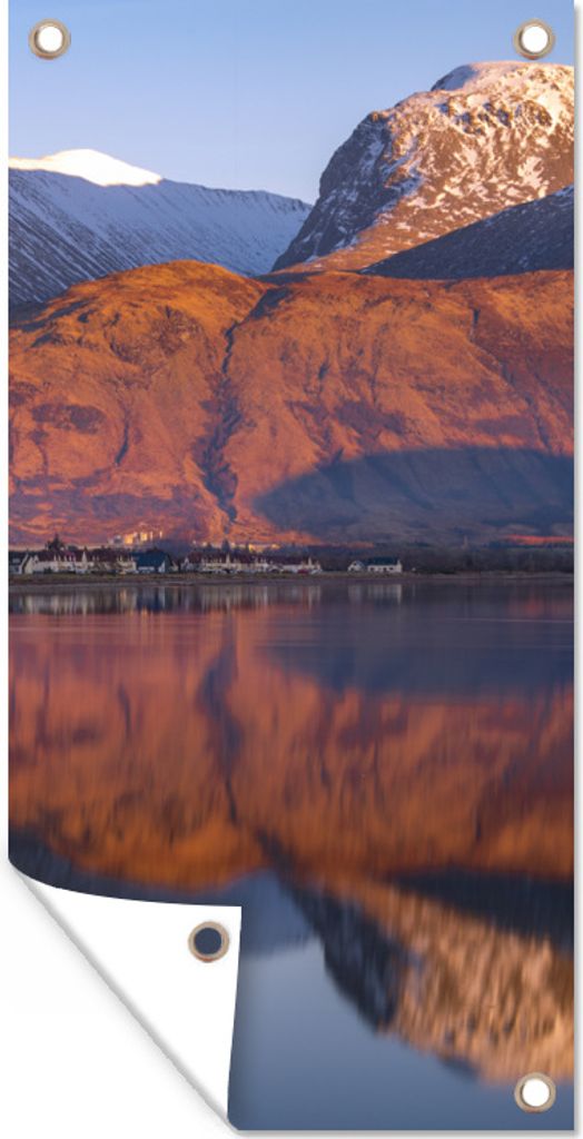 MuchoWow 80x160 cm Outdoor-Poster Gartendeko Sichtschutz Garten Poster für den Garten Spiegelung des Ben Nevis im Wasser