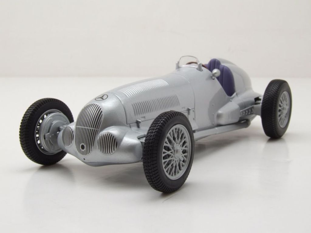 Welly 24109S Mercedes W125 Silberpfeil silber 1:24
