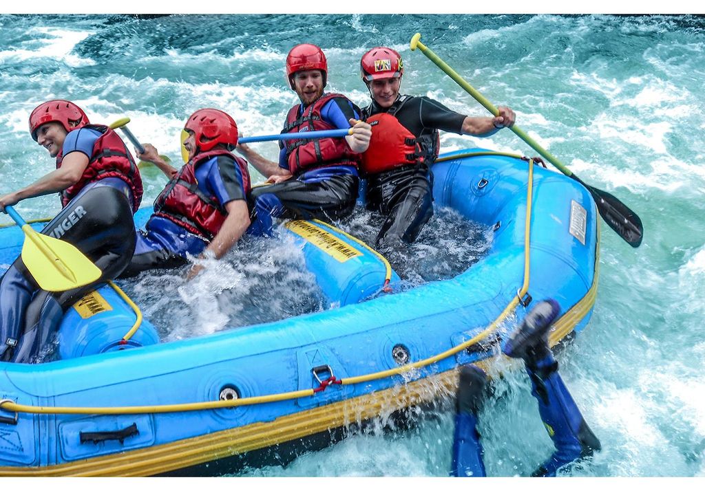 Jochen Schweizer Rafting im Eiskanal Augsburg; Erlebnis verschenken oder selbst erleben; Gutschein gültig für 1 Person Gruppengröße: 5-72 Perso...