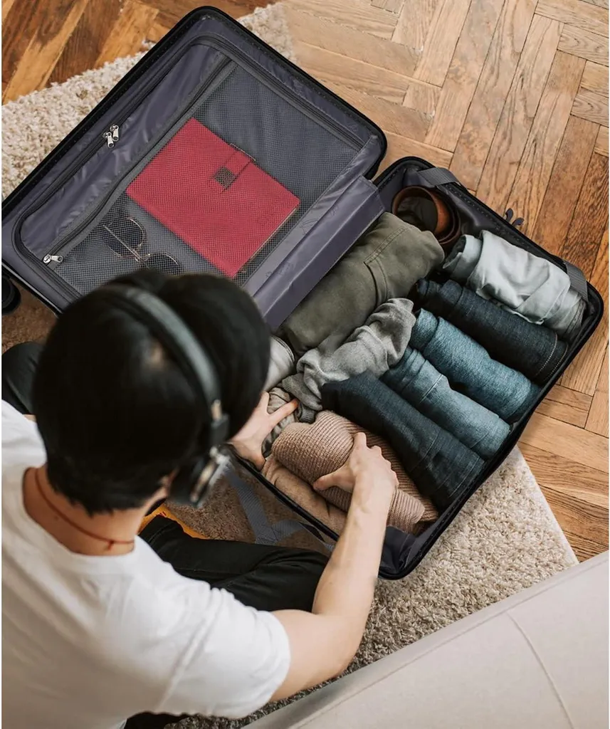 Valise rigide 55cm polycarbonate 41L noir : Ultra-légère et maniable
