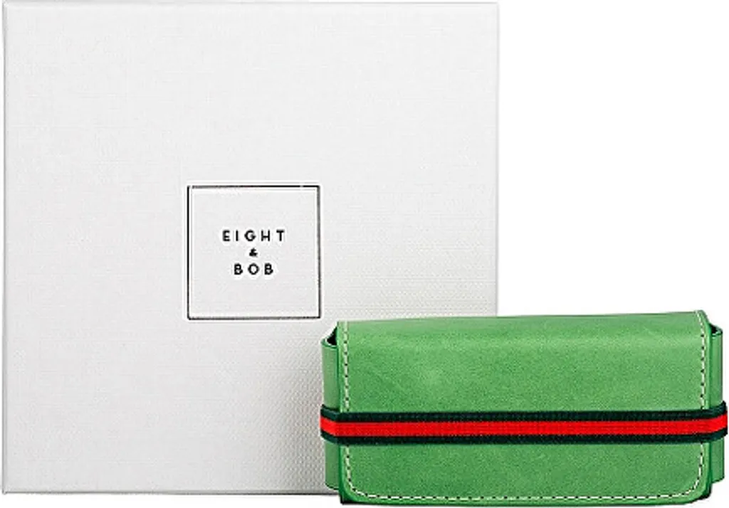 Étui Eight & Bob en cuir vert contre la casse et la lumière