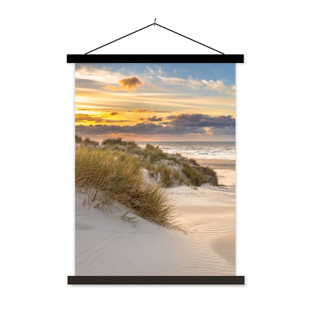 MuchoWow Textilposter Strand - Düne - Gras - Sonnenuntergang - Meer 120x160 cm mit schwarzem Rahmen - Magnetischer
