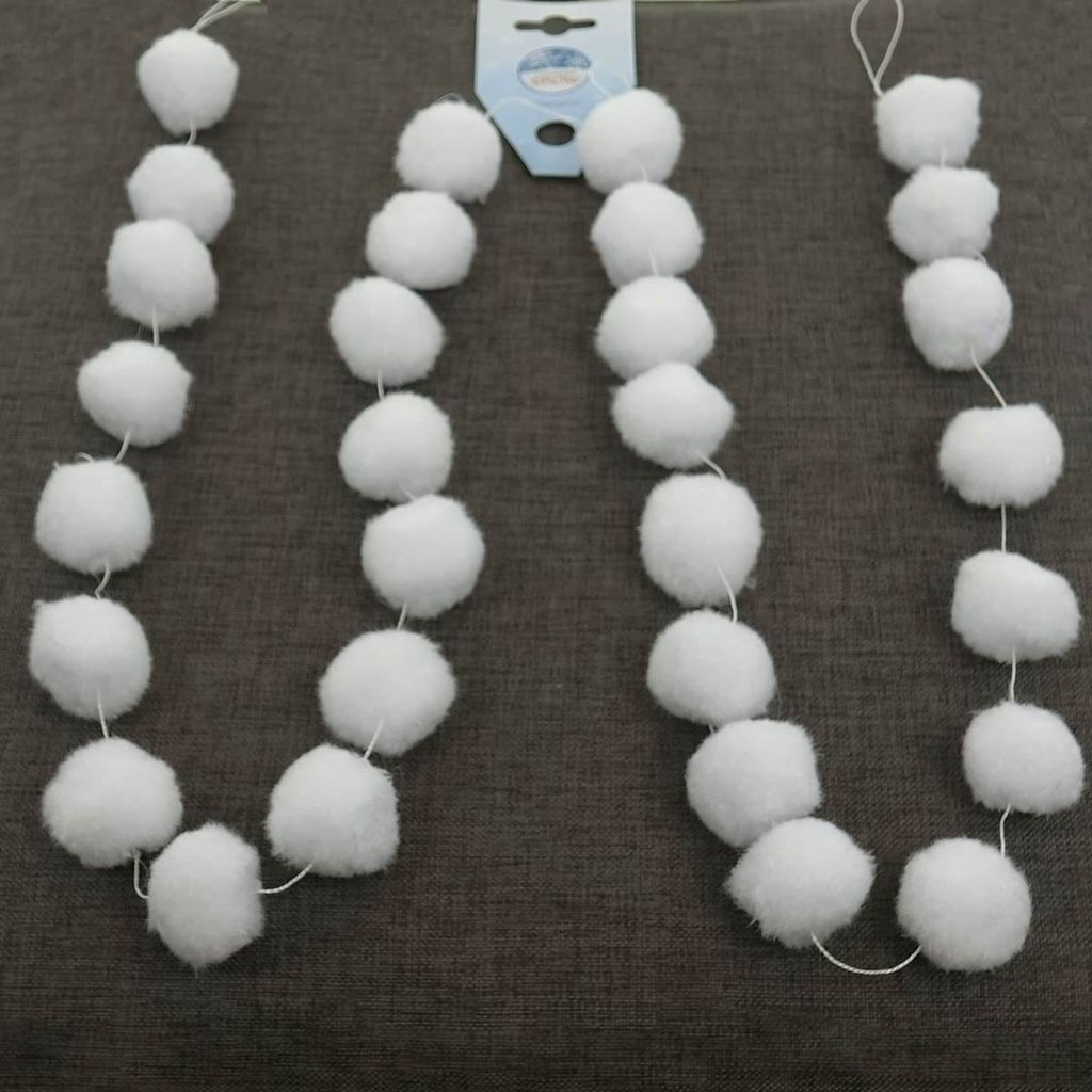 Kaemingk Weinachtsdeko Schneeballgirlande Weiß Ø 4 cm Länge Produktbild 