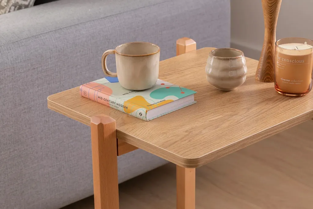 Petite table d'appoint robuste 100% mélaminée Maya finition bois clair