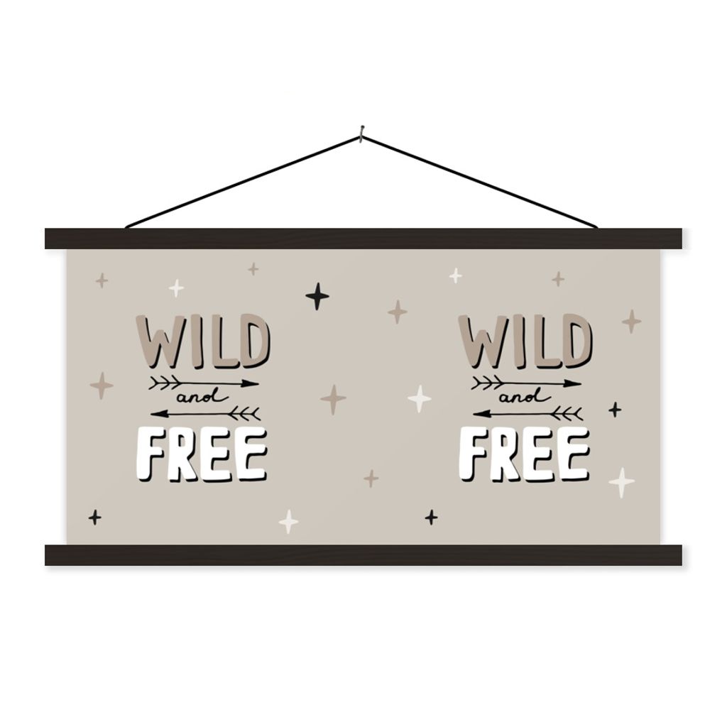 MuchoWow Textilposter Sprichwörter - Zitate - Baby - Wild und frei - Kinder - Kinder 60x30 cm mit schwarzem Rahmen - Textilien