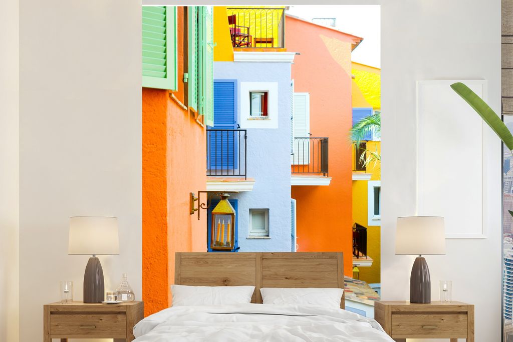 MuchoWow Fototapete für Wohnzimmer oder Schlafzimmer Wandtapete Vinyl Motivtapete Bunte Häuser Saint Tropez, Südfrankreich - 145x220 cm - Wand...