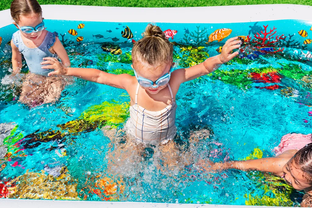 Piscine familiale gonflable Bestway avec lunettes de vision 3D - 13