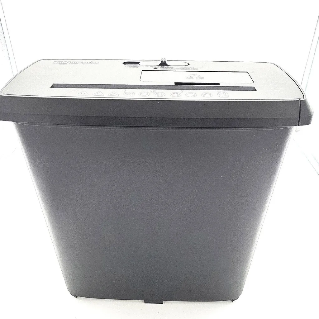 Tritacarte Amazon Basics 8 Fogli | Protezione Privacy Casa - 9