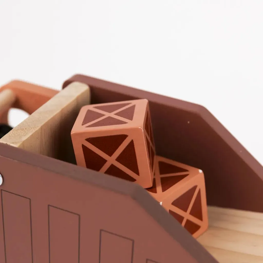 Petit camion en bois naturel Egmont Toys aux finitions artisanales - 11