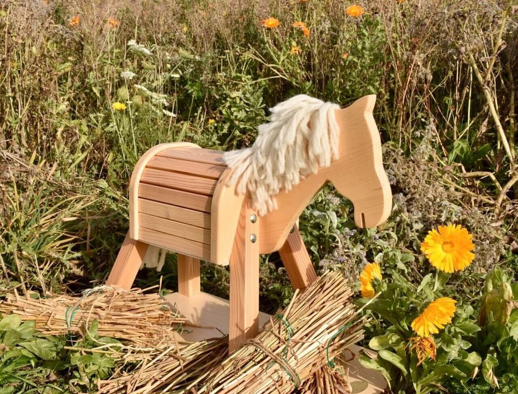 Kleines Reitpferd "Paula" aus Holz Produktbild 1