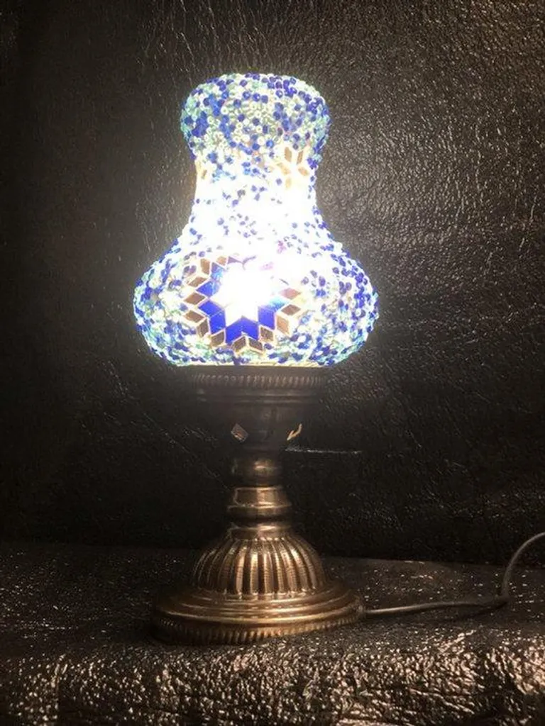 Lampe de table bleue style mosaïque orientale pour salon - Modèle Poire