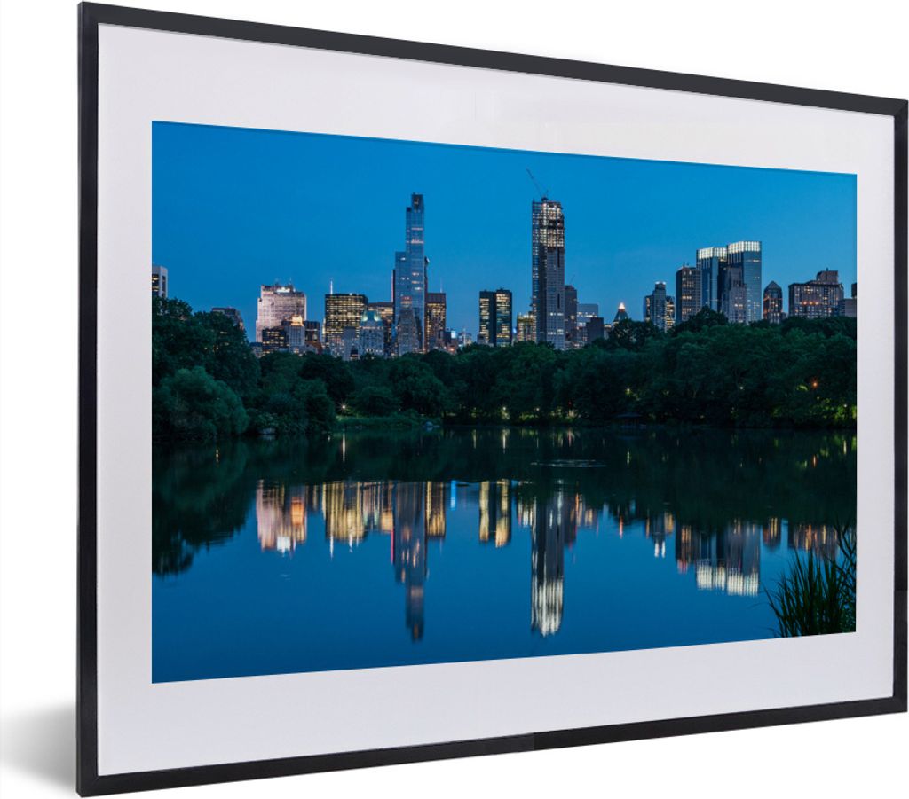 MuchoWow MuchoWow Gerahmtes Poster New York - Central Park - Spiegelung 40x30 cm - Poster mit zchwarzem Bilderrahmen - Bilderrahmen - Poster im...