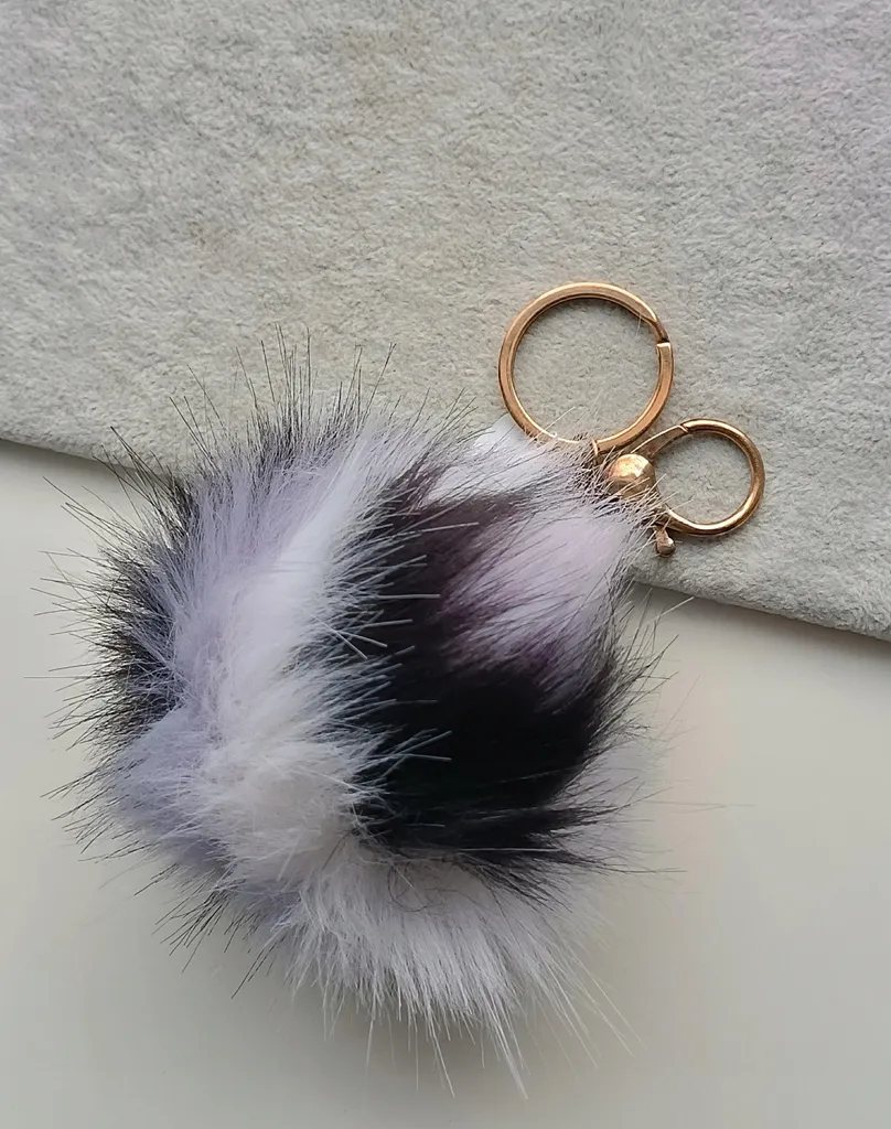 Set Di 2 Portachiavi Con Pompon Morbido In Pelliccia Sintetica - Grigio E Nero - Perfetti Per Chiavi, Borsa E Zaino - 4