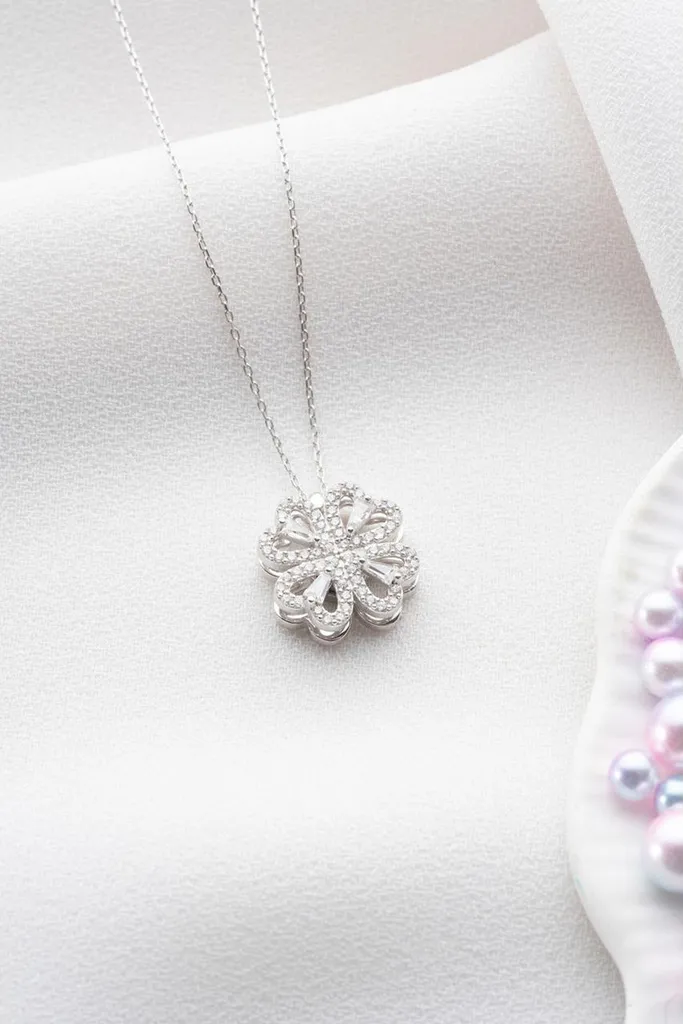 Bijou anti-ternissement : collier trèfle argent 925 et zircons AAA