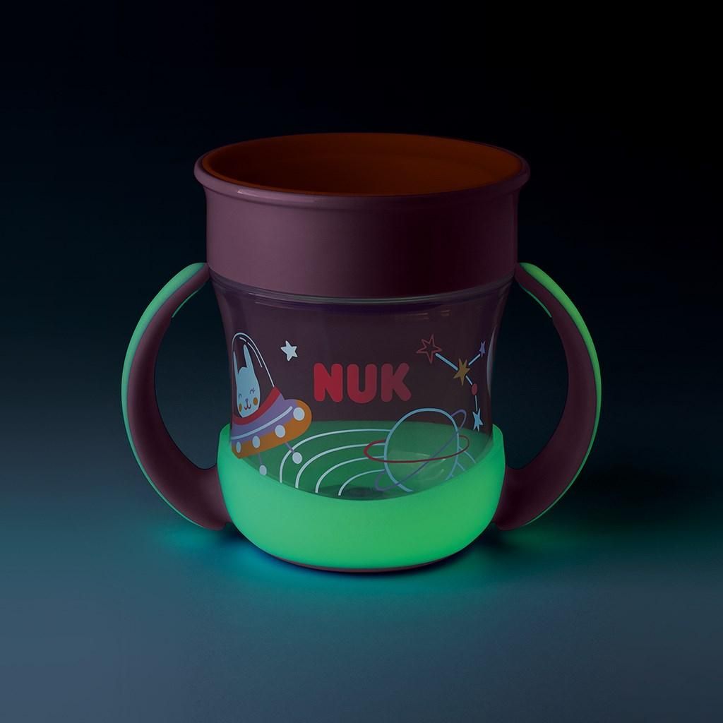 NUK Mini Magic Cup silikonový hrneček na pití se světelným Obrázek produktu 