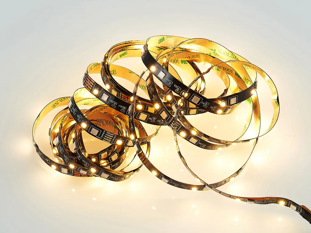 Striscia LED Strip RGBWW 5m 12V Dimmerabile Telecomando - Uso Interno - 2