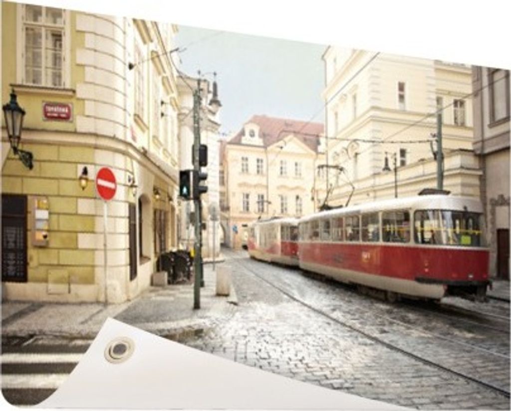 MuchoWow 120x80 cm Outdoor-Poster Gartendeko Sichtschutz Garten Poster für den Garten Prag - Straßenbahn - Rot