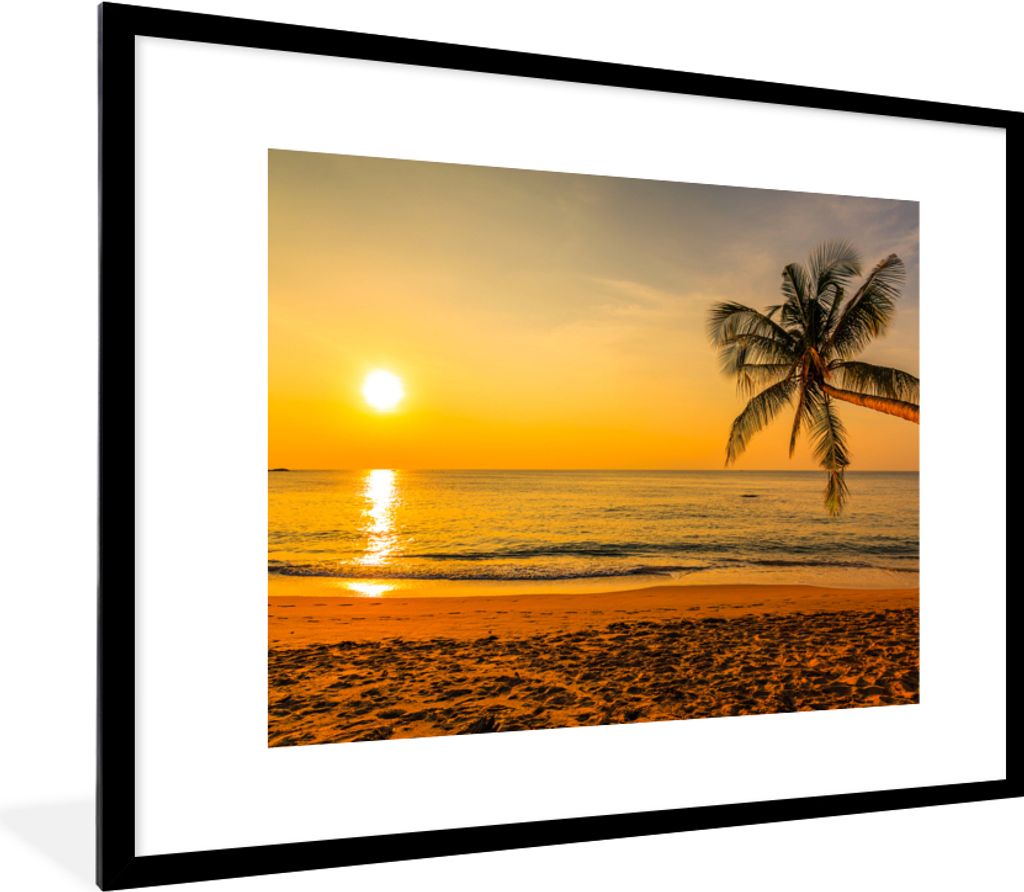 MuchoWow Gerahmtes Poster Palme - Strand - Sonnenuntergang - Meer 80x60 cm - Poster mit Schwarzem Bilderrahmen Wandposter Rahmen Foto Bilder - Sc...