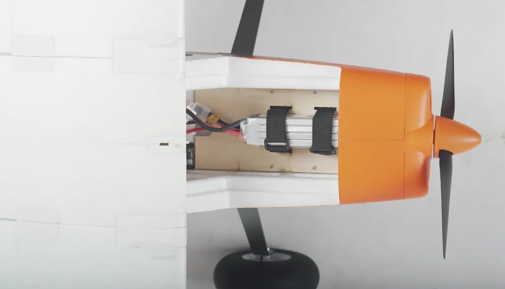 Amewi Tasman Avion RC Électrique : Finis les Atterrissages Difficiles - 5