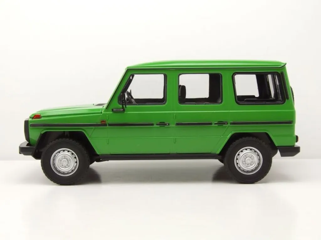 Mercedes-Benz Classe G Modèle Long 1980 Minichamps 1:18 en Métal Argent - 3