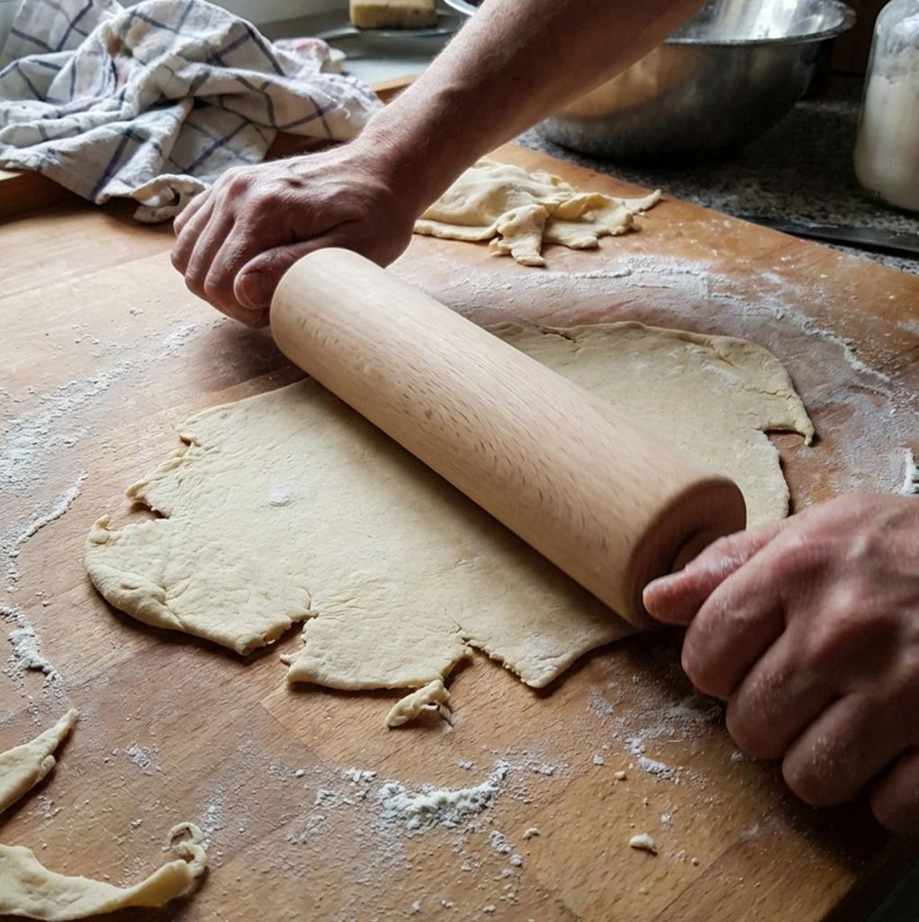 Drehbarer Holz-Teigroller 44 cm, Ø 5 cm, Küchenroller