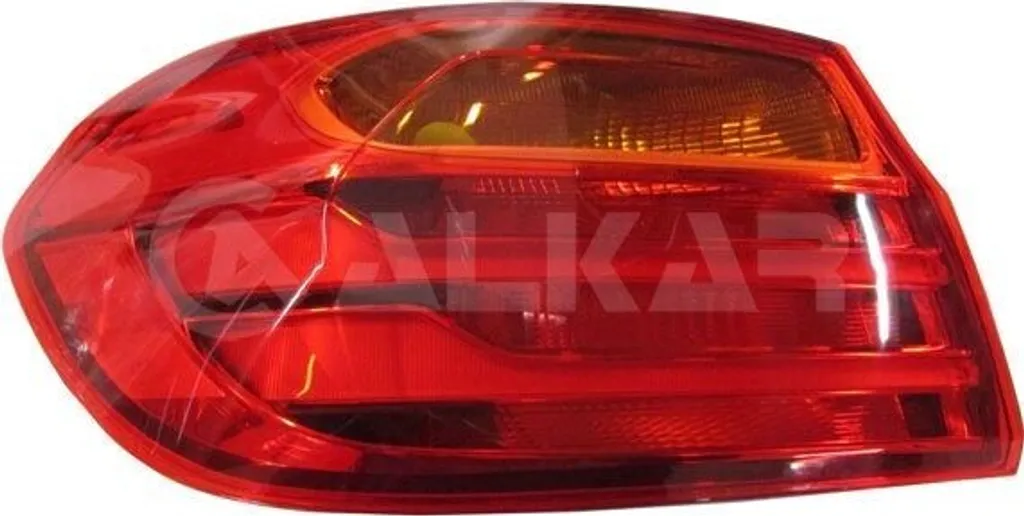 Remplacer feu arrière cassé BMW F32 F82 avec ALKAR 2251842 extérieur