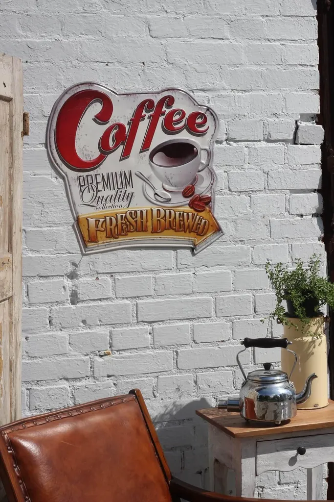 Plaque de café vintage : Décoration murale robuste style rétro tôle