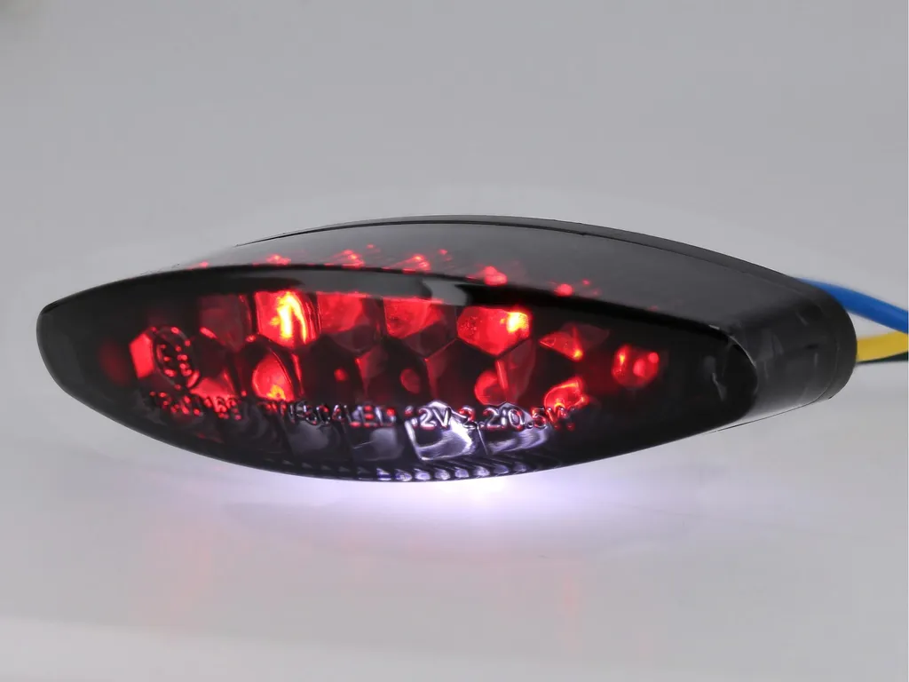 Feu stop LED noir et éclairage de plaque moto custom - 6