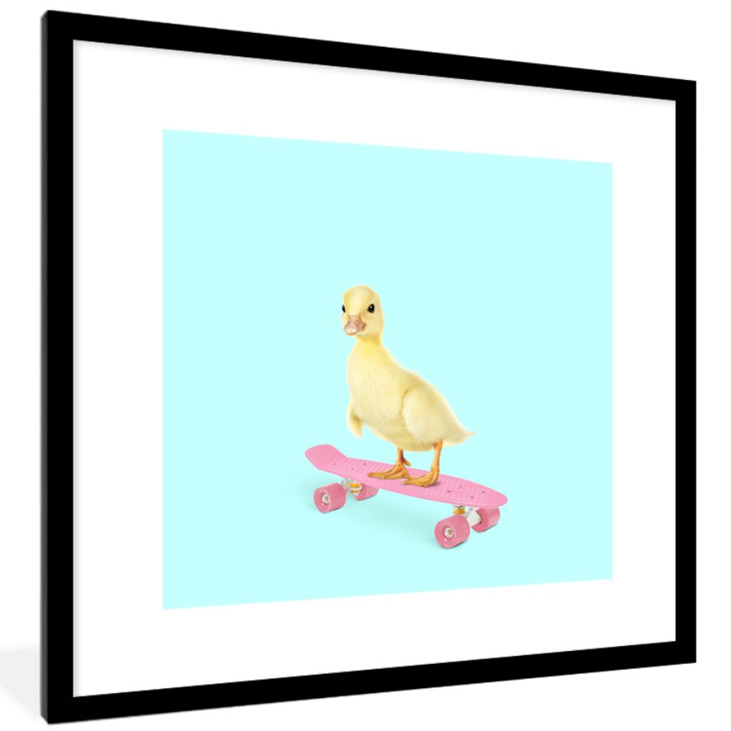 MuchoWow Gerahmtes Poster Ente - Küken - Skateboard - Blau - Rosa 40x40 cm - Poster mit Schwarzem Bilderrahmen Wandposter Rahmen Foto Bilder - P...