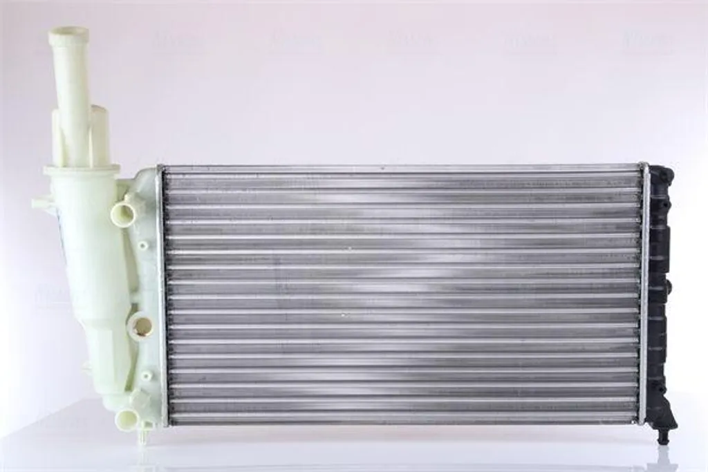 Radiateur moteur en aluminium Nissens 61858 anti-surchauffe Punto