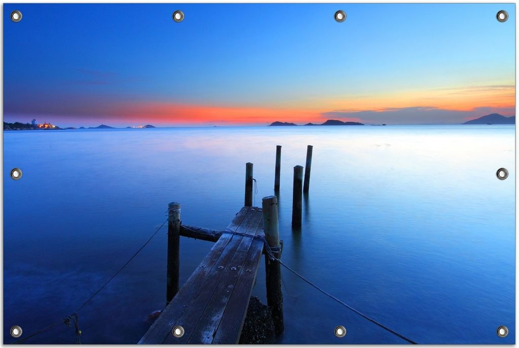 Wallario Outdoor-Poster für Garten oder Balkon, Motiv Steg im Wasser - Abendstimmung am Meer, in ca. 80 x 120 cm