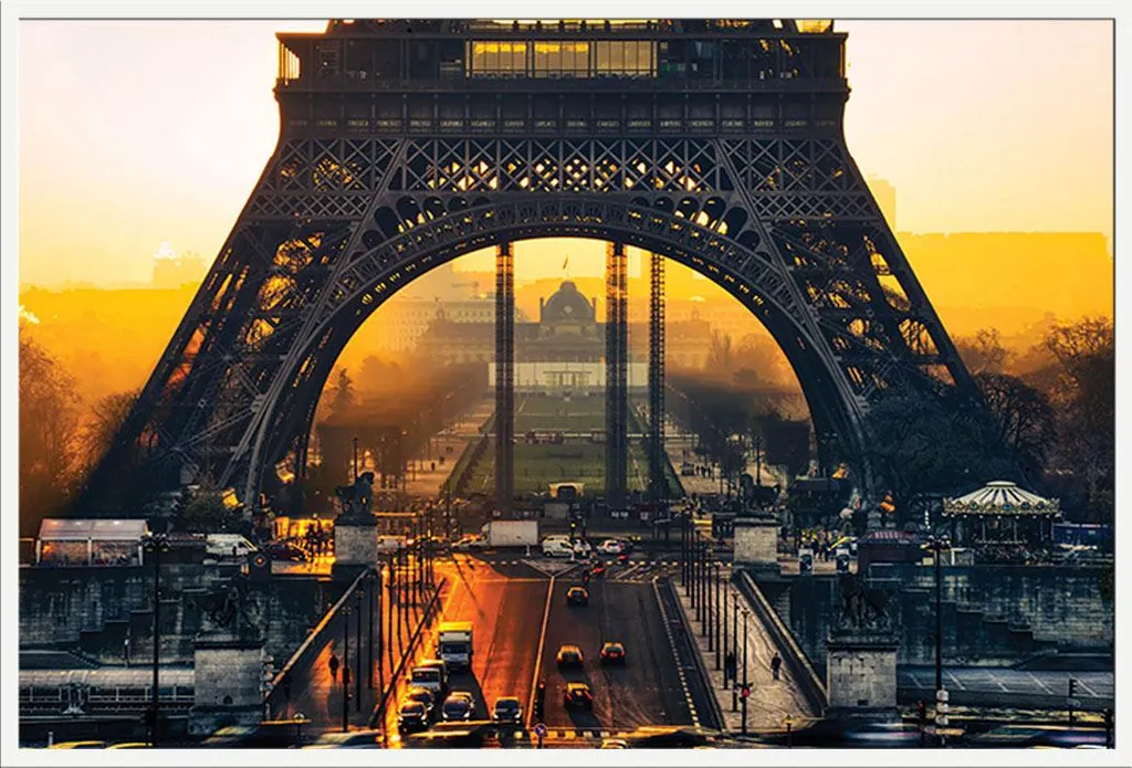 Déco Murale Paris : Poster Tour Eiffel et Cadre Shinsuke Blanc pour Salon