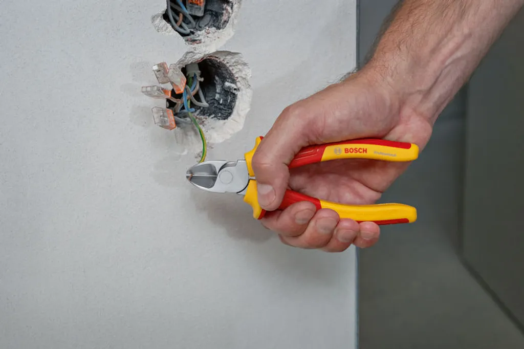 Mallette de 5 outils isolés VDE Bosch Professional pour électricité