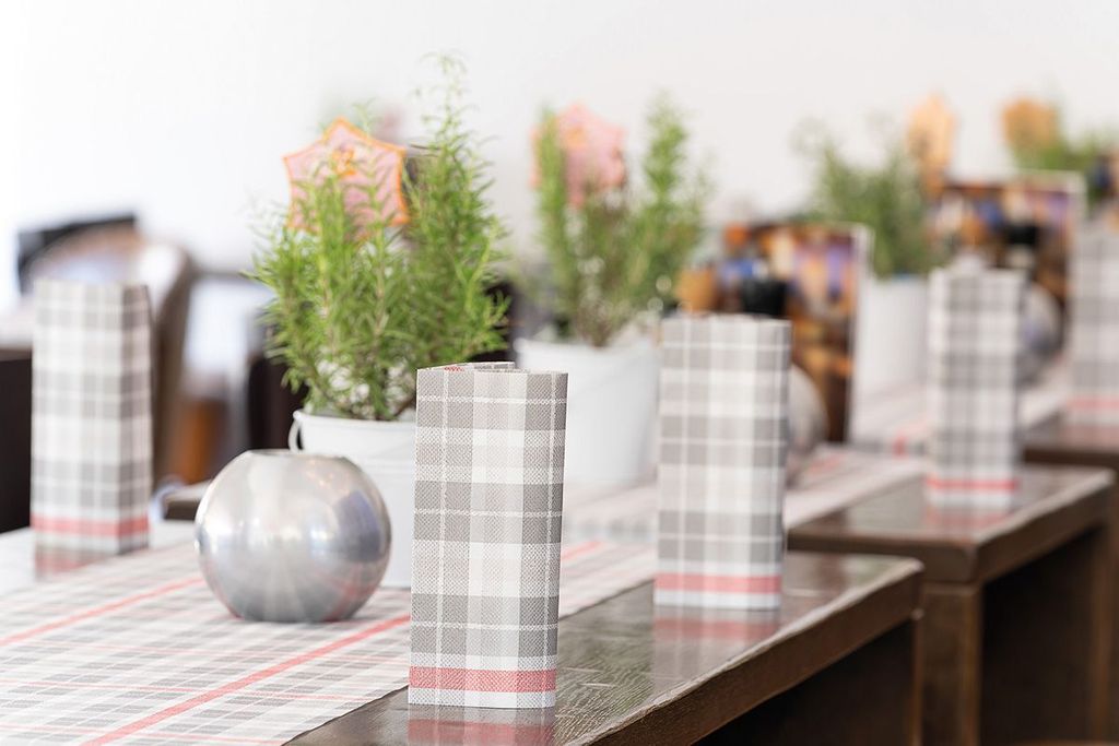 Airlaid Serviette Fred in Grau-Rot, 40 x 40 cm, 50 Stück - Mank - Karos