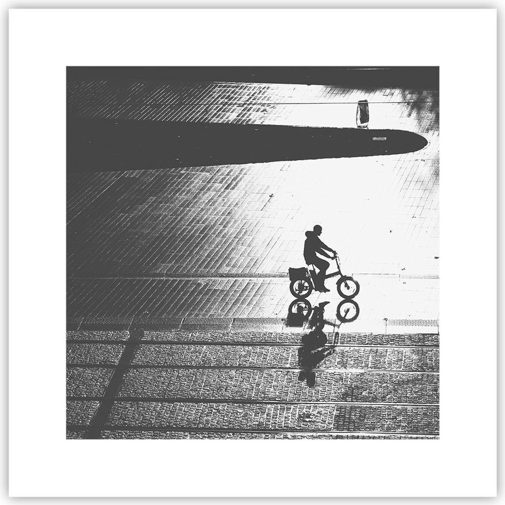 Poster - Poster ohne Rahmen - Schwarzweiß Radfahrer Einsamkeit - 30x30 cm - Wand Bild - Wanddeko - Wandbilder - Kunstposter - Wandposter - Bilder ...