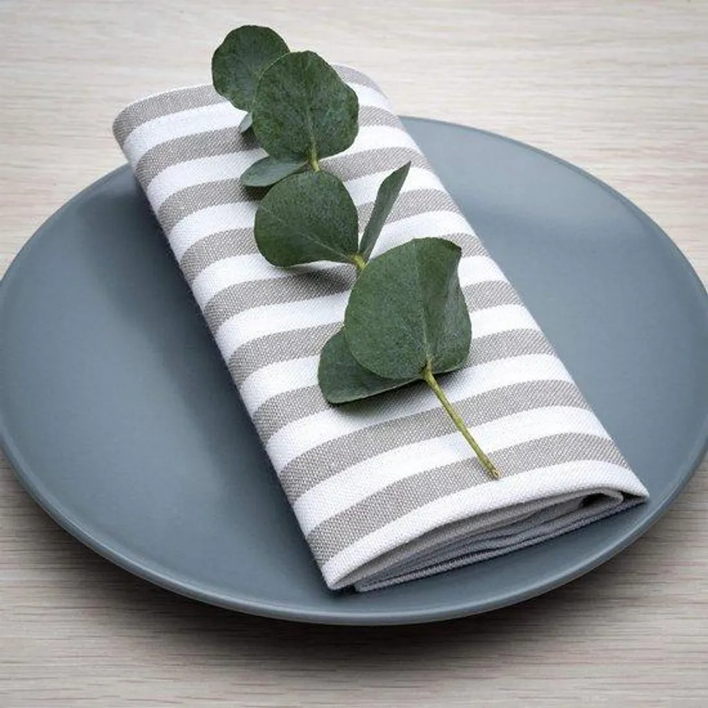Lot de 8 serviettes de table grises et blanches pour déco cottage