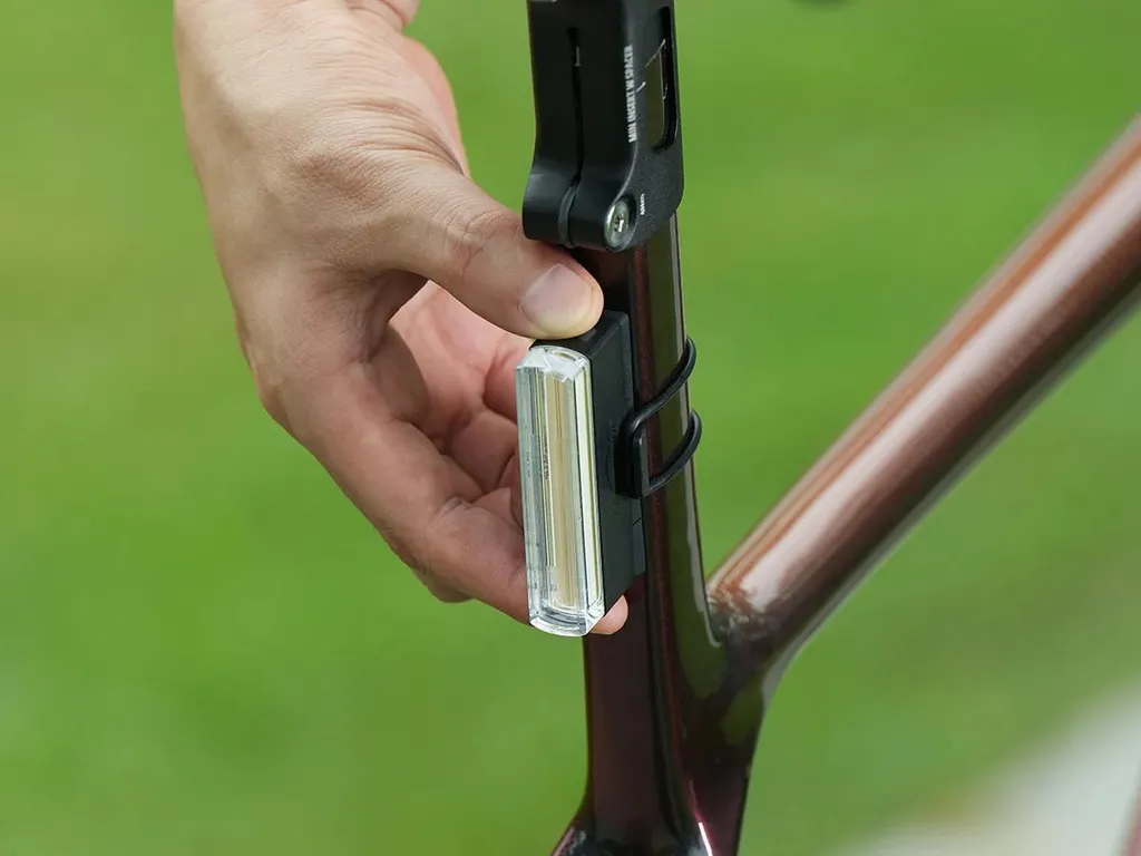 Éclairage Arrière Vélo USB Seemee 50 V2.0 Golden pour Cyclisme Urbain - 5