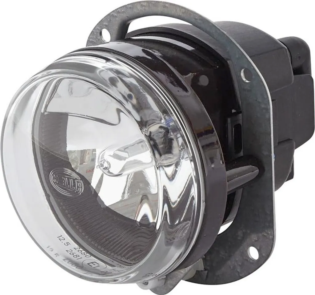 Projecteur antibrouillard HELLA performant pour sécurité routière accrue