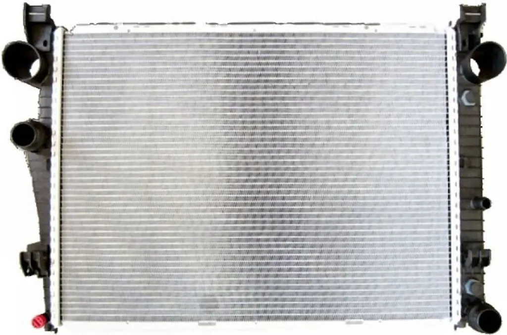 Évitez la surchauffe : Radiateur NRF 53103 pour Mercedes W220 Classe S