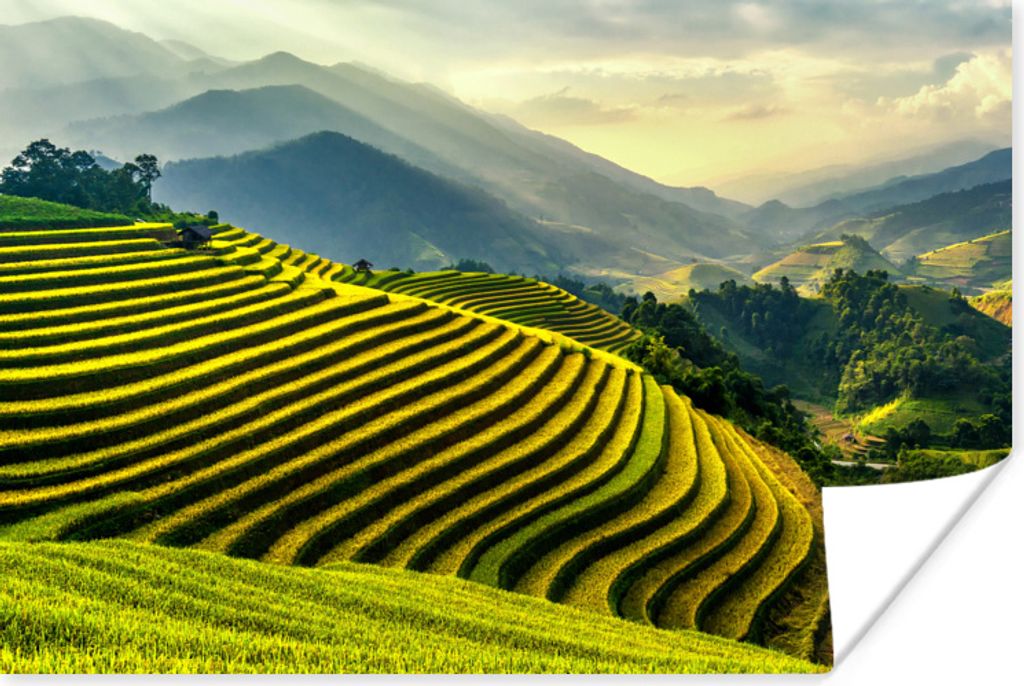 MuchoWow Poster Terrassen von Reisfeldern mit einer Berglandschaft im Hintergrund in Vietnam 90x60 cm - Schlafzimmer