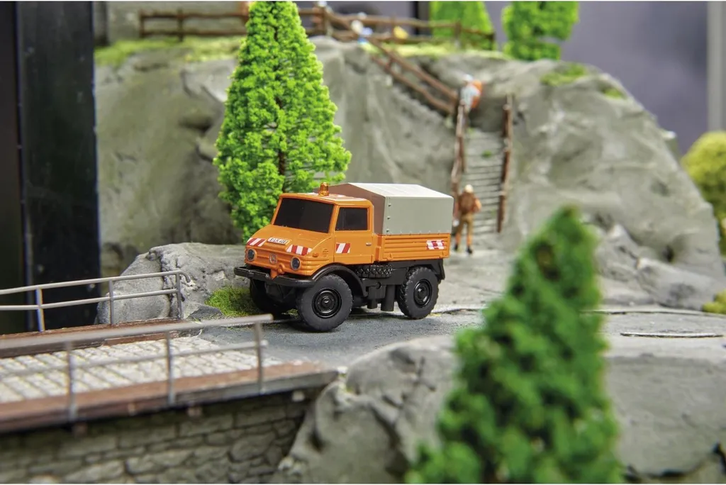 Unimog U406 Carson 1:87 RTR avec télécommande 2.4GHz et LED intégrées - 11