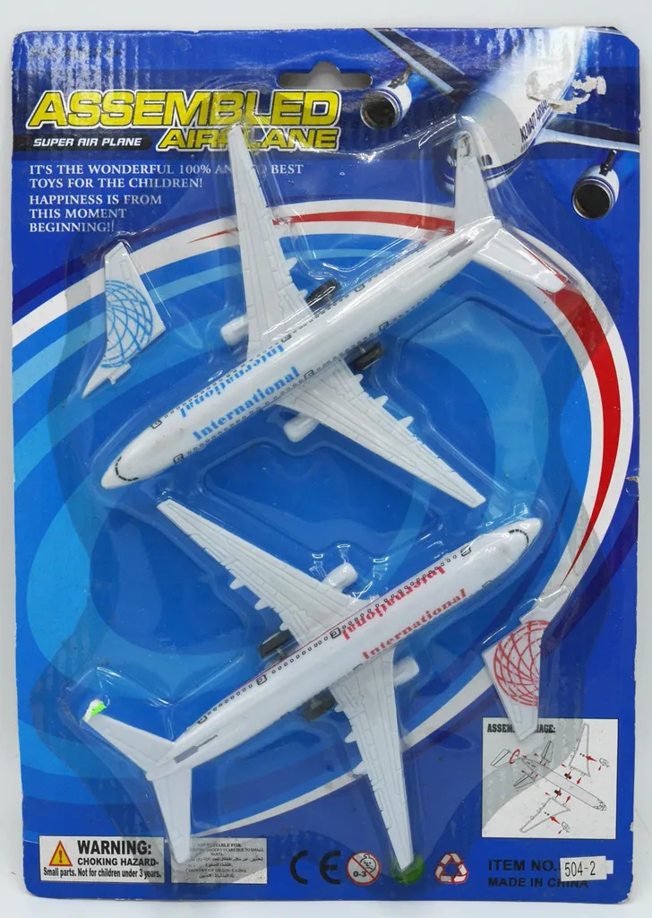 Set de 2 Avions Miniatures de 16 cm Van der Doelen sur Carte du Monde