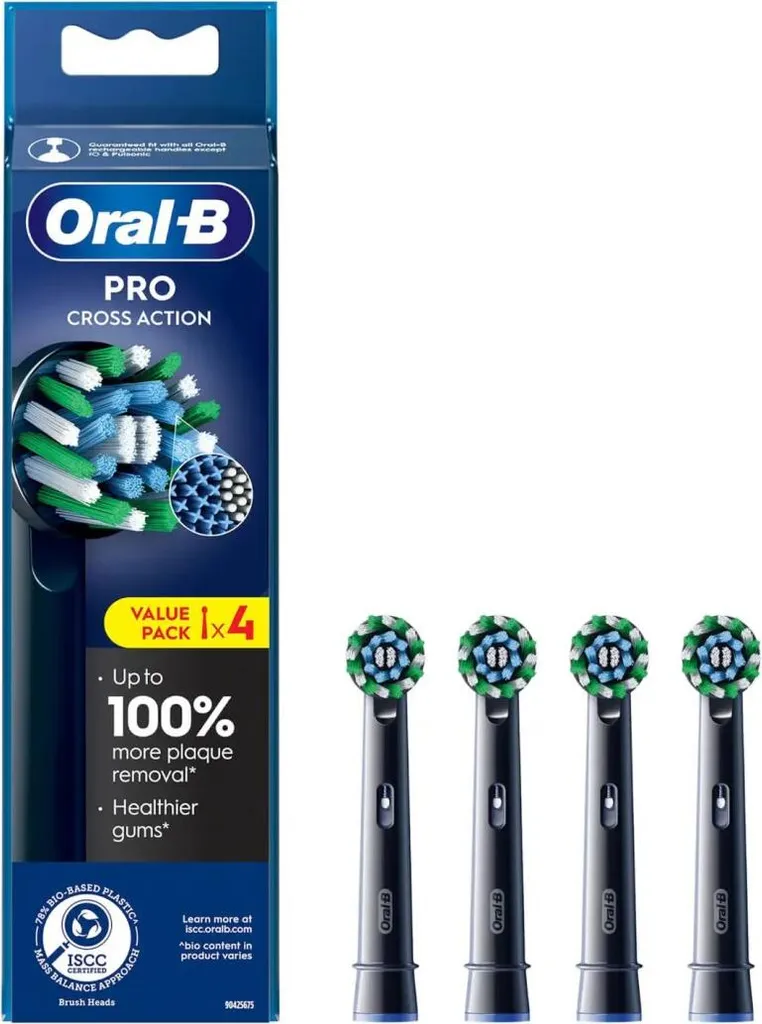 Oral-B CrossAction Nero 4 pz: Protezione Gengivale per la Famiglia