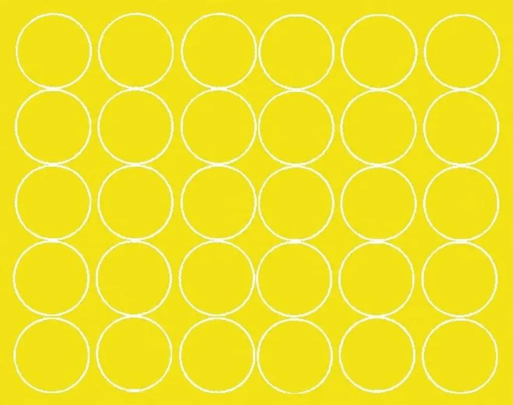 Set 30 Stickers Tondi Gialli 8 cm - Design Opaco per Packaging e DIY