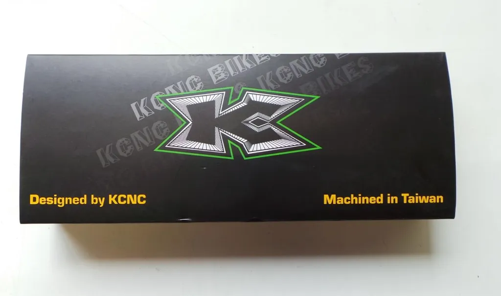 Axe Arrière KCNC Léger 142x12mm E-Thru Rouge Haute Performance VTT