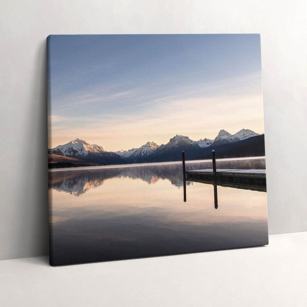 Lake pier and mountains – Leinwandbild Wandbild – 60x60 cm – Leinwandbilder – Wandbilder – Schlafzimmer – Flur
