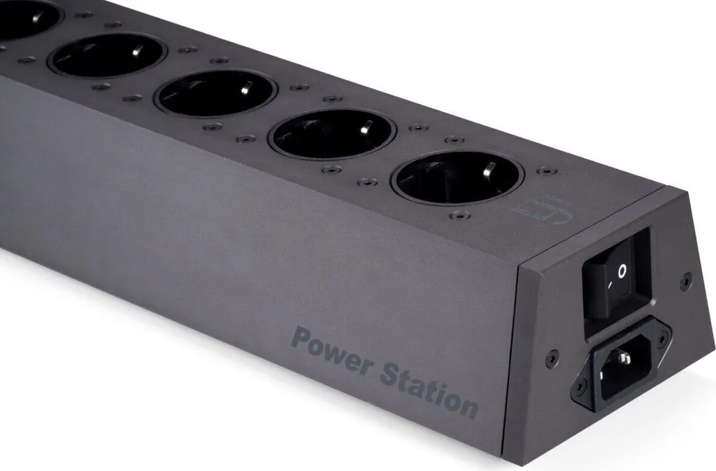Adam Hall PCL 10 : Distributeur secteur pour Rack 19 Pouces 1U
