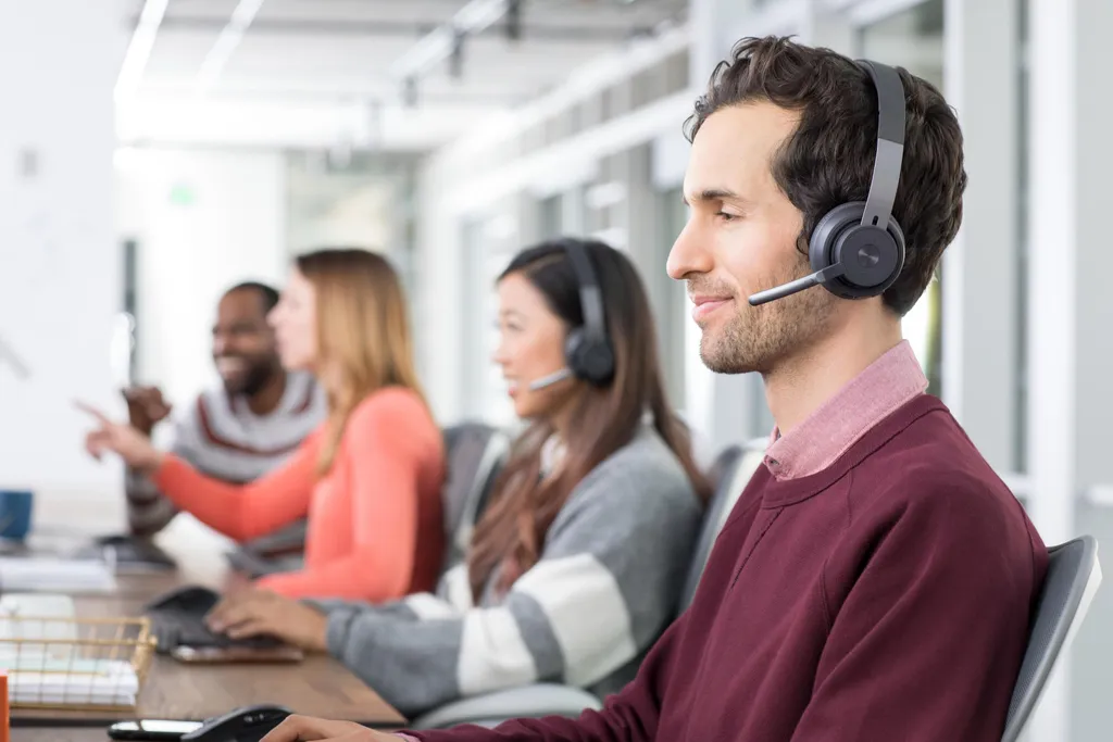 Micro-Casque Logitech Zone Wireless UC avec Suppression Active du Bruit - 12