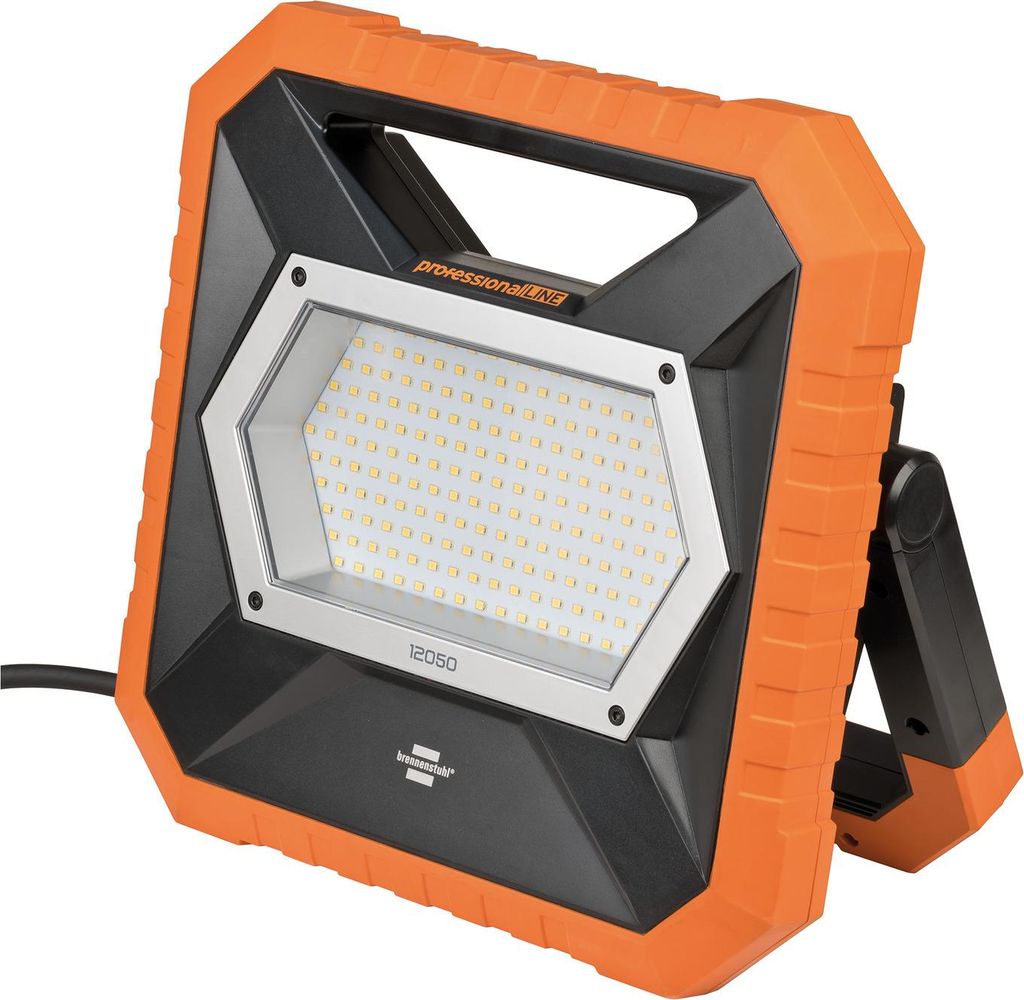 Brennenstuhl professionalLINE LED Baustrahler X 12050 M mit spritzwassergeschützter Steckdose / Arbeitsstrahler 115W mit 5m RN-Kabel