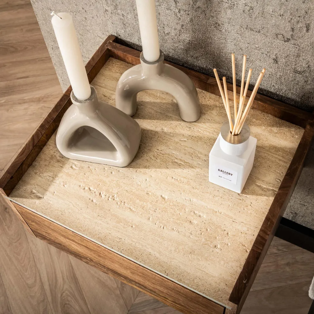 Table de chevet compacte pour optimiser le rangement en chambre